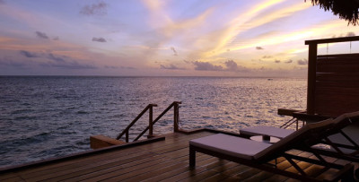 terrasse, Sunset Water Bungalow mit Jacuzzi | Cinnamon Velifushi Maldives